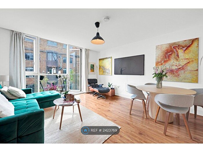 2 Bedroom Flat To Rent In Gowers Walk, London, E1