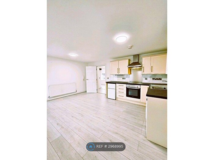 2 Bedroom Flat To Rent In Ightenhill Street, Padiham, Burnley, BB12