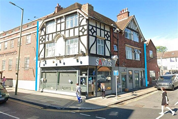 8 Bedroom End Of Terrace House For Sale In Freehold Investment Brent Street, Hendon, NW4