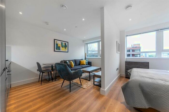 Apartment To Rent In Wood Street, East Grinstead, West Sussex, RH19