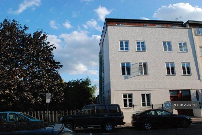 2 Bedroom Flat To Rent In Rambler Building, London, N1