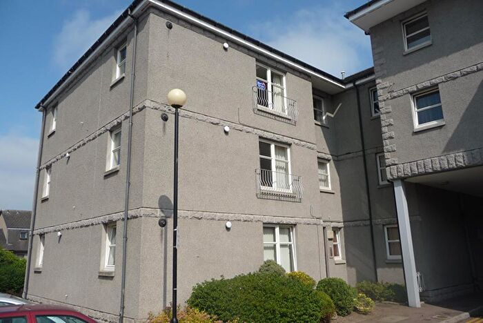 2 Bedroom Flat To Rent In Willowgate Close, Hardgate, Aberdeen, AB11