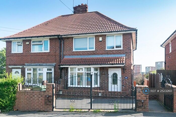 3 Bedroom Semi-Detached House To Rent In Foundry Avenue, Leeds, LS8