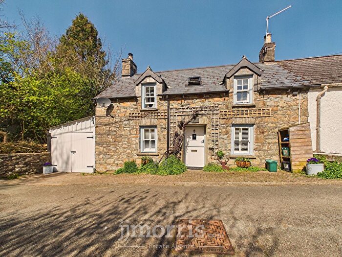 2 Bedroom Cottage For Sale In Vine Cottage, Goat Street, Newport, SA42