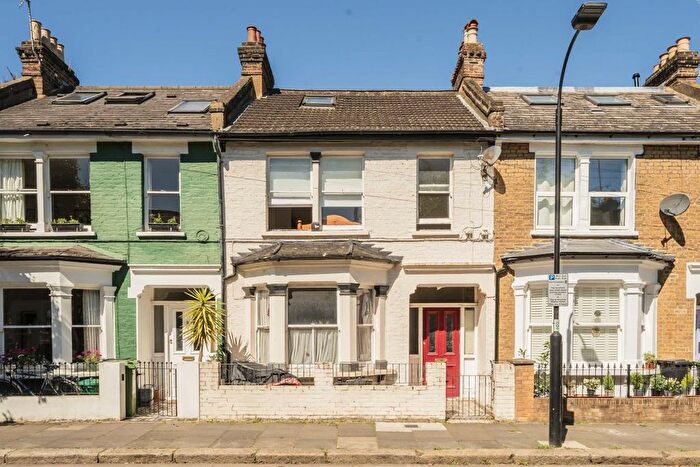 3 Bedroom Property To Rent In Abdale Road, London, W12