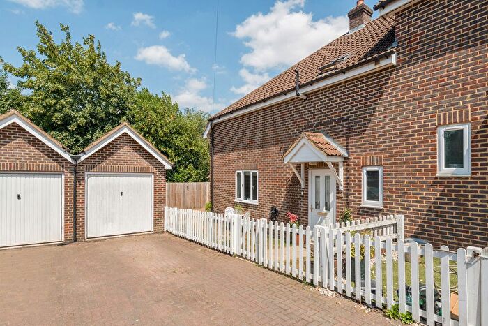 3 Bedroom End Of Terrace House For Sale In Selborne Gardens, Farnham, GU9