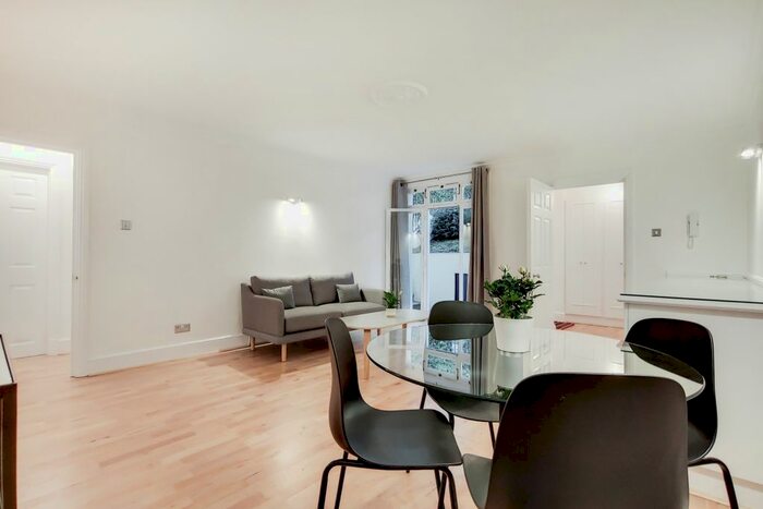 1 Bedroom Flat To Rent In Drummond Gate, Pimlico, SW1V