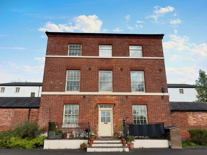 2 Bedroom Flat For Sale In Kingsway House, Wilton ***Video Tour***, SP2