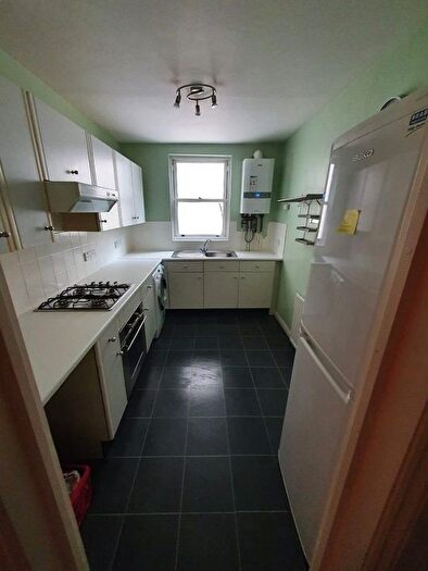 2 Bedroom Flat To Rent In Outram Road, Addiscombe, Croydon, CR0
