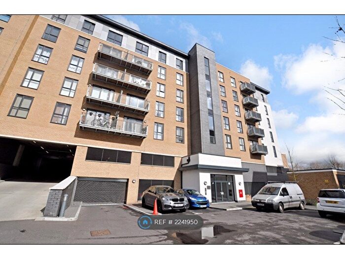 2 Bedroom Flat To Rent In Clydesdale Way, London, DA17