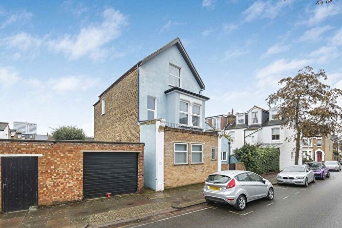 4 Bedroom Flat To Rent In Gordon Road, Chiswick, W4
