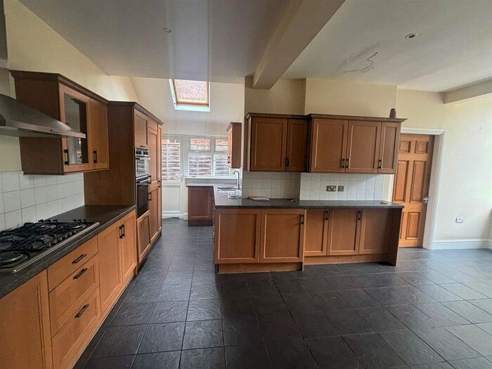 5 Bedroom Detached House To Rent In Anchorage Road, Sutton Coldfield, B74