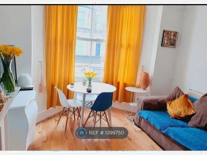 1 Bedroom Flat To Rent In Shepherds Bush, London, W12