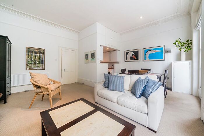 1 Bedroom Flat To Rent In Kensington Church Street, London, W8