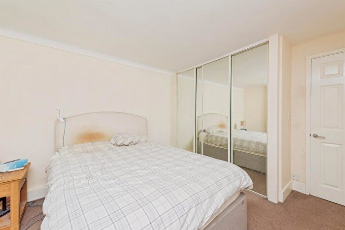 1 Bedroom Flat For Sale In Pages Close, Sutton Coldfield, B75