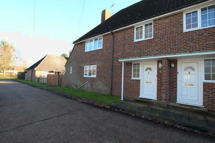 3 Bedroom Semi-Detached House To Rent In Pyrford, GU23