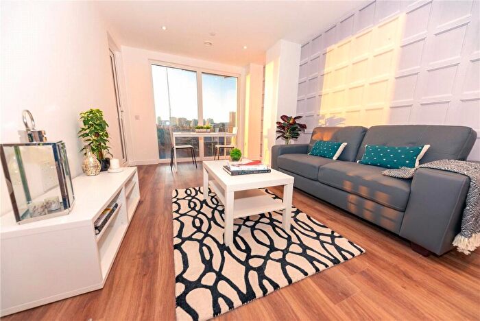 2 Bedroom Flat For Sale In The Gateway, Trafford Road, Salford, M5