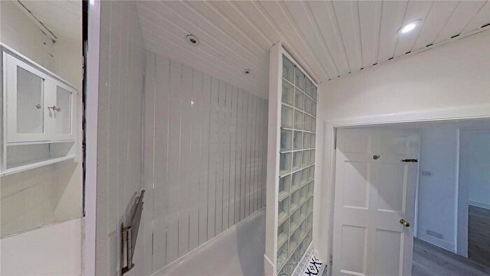 2 Bedroom Flat To Rent In Clerk Street, Edinburgh, EH8
