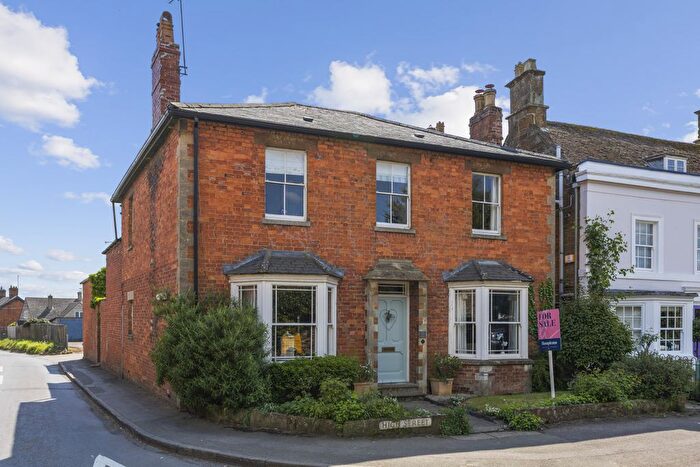 5 Bedroom Detached House For Sale In High Street, Culworth, OX17
