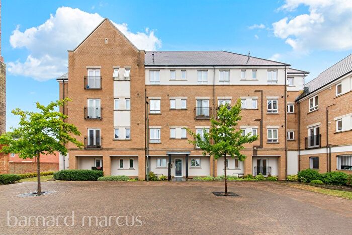 1 Bedroom Flat For Sale In Longland Place, Epsom, KT19