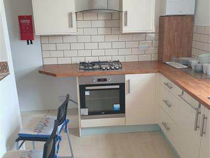 3 Bedroom Apartment To Rent In Spring Street, Huddersfield, HD1