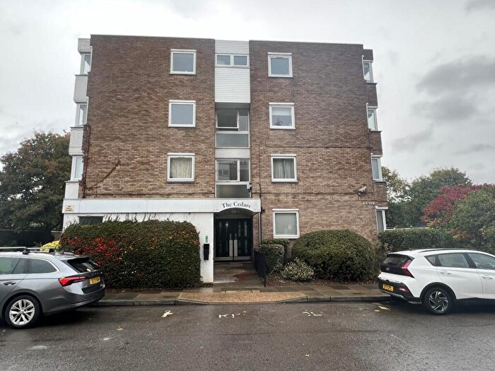 2 Bedroom Flat To Rent In Queenswood Gardens, E11