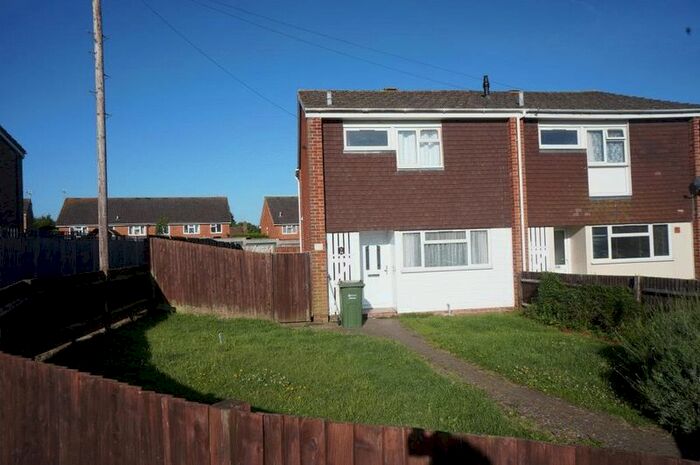 3 Bedroom Terraced House To Rent In The Oval, Wood Street Village, Guildford, GU3