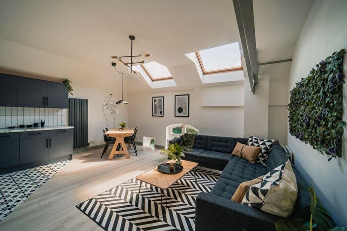 5 Bedroom Apartment To Rent In Devonshire Street, Sheffield, S3