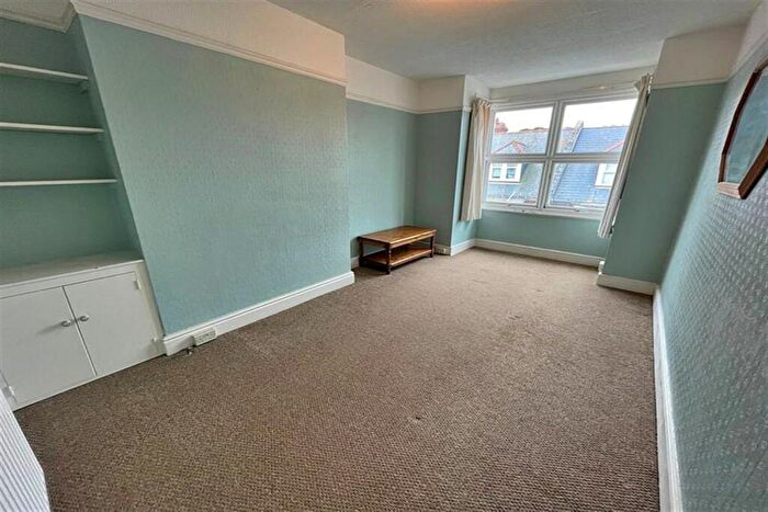 2 Bedroom Flat To Rent In Swanage, BH19
