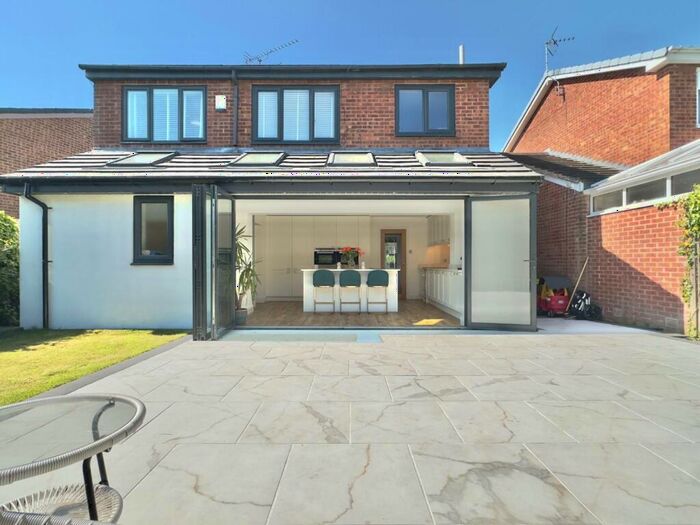 4 Bedroom Detached House For Sale In Baslow Crescent, Dodworth, S75