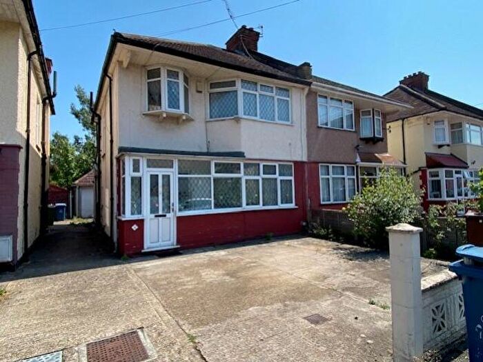 4 Bedroom Semi-Detached House To Rent In Farrer Road, Harrow, Middlesex, HA3