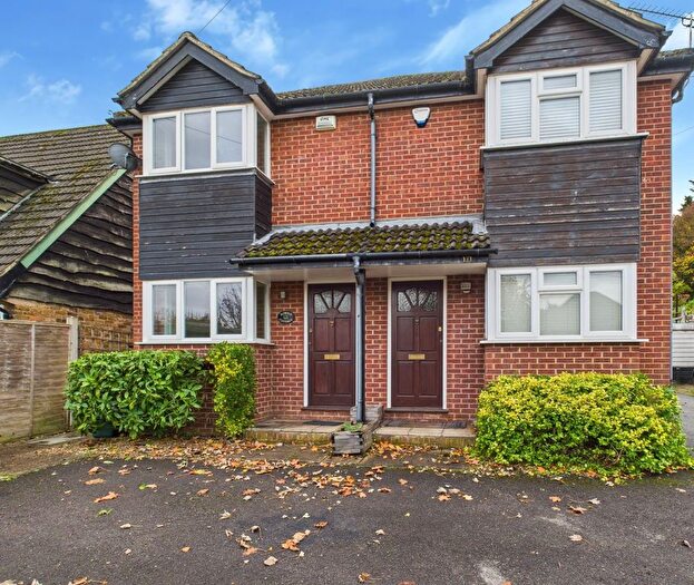 1 Bedroom Maisonette For Sale In Boundary Road, Wooburn Green, High Wycombe, Buckinghamshire, HP10