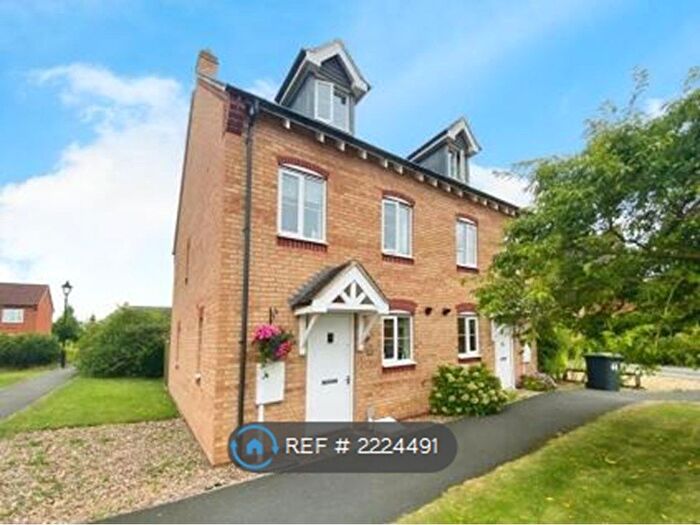 3 Bedroom Semi-Detached House To Rent In Leveret Chase, Lincolnshire, LN6