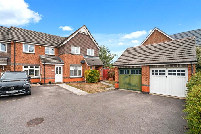 3 Bedroom Terraced House For Sale In Pakenham Road, Bracknell, Berkshire, RG12