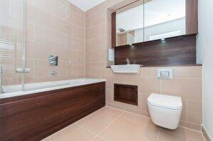 1 Bedroom Flat To Rent In Queensland Road, Islington, London, N7