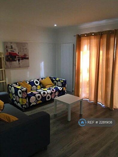 6 Bedroom Semi-Detached House To Rent In Ripstone Gardens, Southampton, SO17