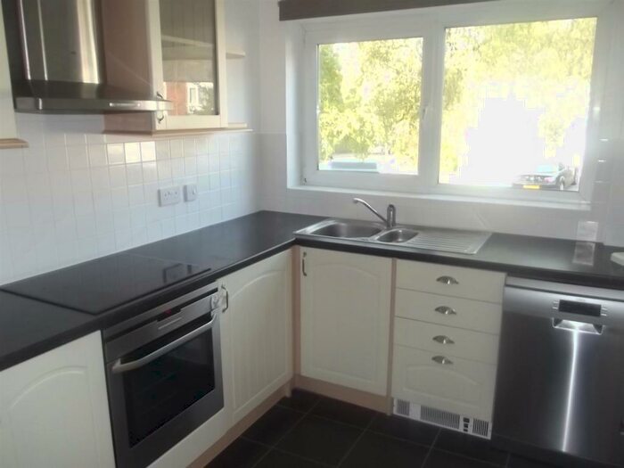 4 Bedroom House To Rent In Lingwood Close, Bassett, SO16