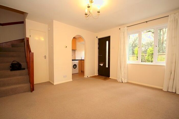 1 Bedroom Terraced House To Rent In Overthorpe Close, Knaphill, Woking, GU21