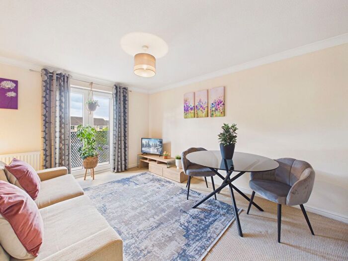 2 Bedroom Flat For Sale In Bridges View, Village Heights, NE8