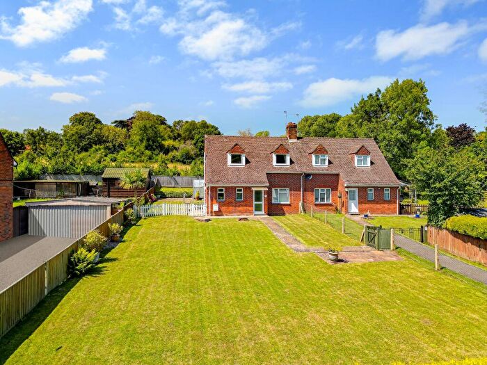 2 Bedroom Semi-Detached House For Sale In Beeches Hill, Bishops Waltham, SO32