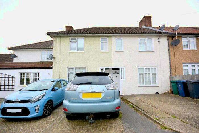 2 Bedroom House To Rent In Littlefield Road, Edgware, HA8