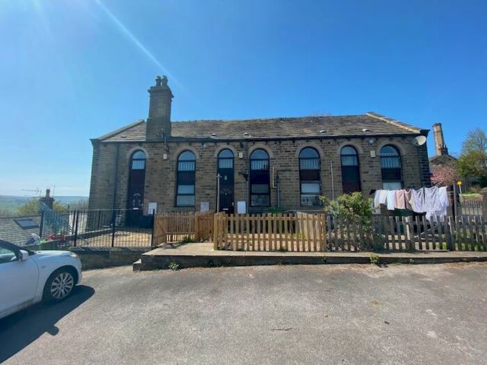 2 Bedroom Terraced House To Rent In Knowl Bank, Huddersfield, West Yorkshire, HD7