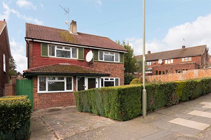 4 Bedroom House To Rent In Mansfield Avenue, Barnet, EN4