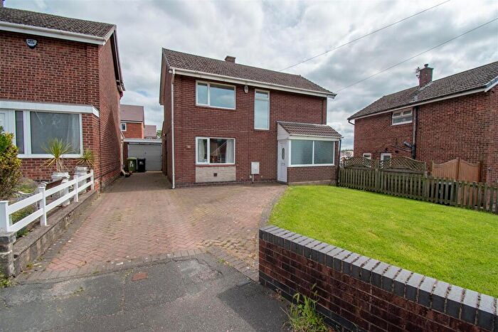 3 Bedroom Detached House For Sale In Honeyfield Drive, Ripley, DE5