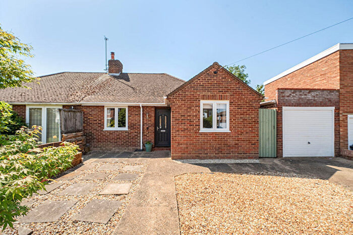 2 Bedroom Semi-Detached Bungalow For Sale In Leasway, Bedford, MK41