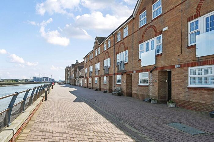 4 Bedroom Terraced House To Rent In Anchor Close, Shoreham-By-Sea, BN43