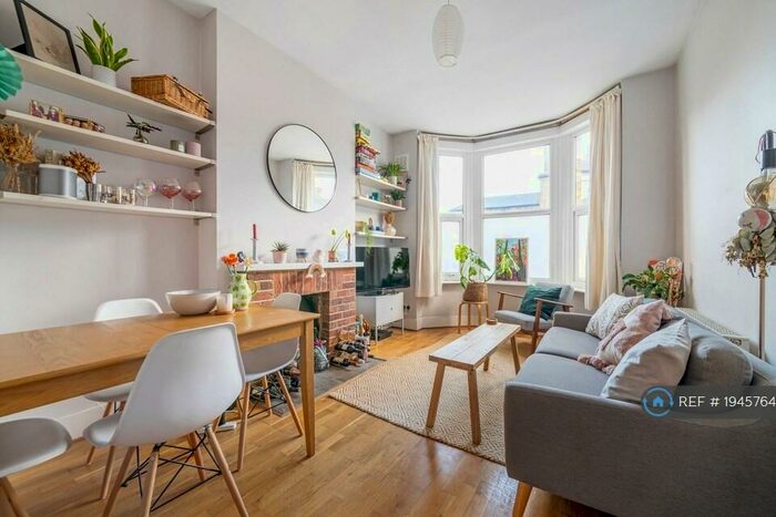 2 Bedroom Flat To Rent In Gabriel Street, London, SE23