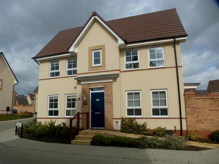 3 Bedroom Property To Rent In Vulcan Croft, Fairfields, Milton Keynes, MK11