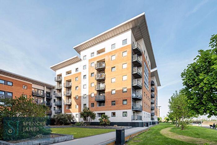 2 Bedroom Apartment For Sale In Sheerness Mews, Galleons Lock, E16