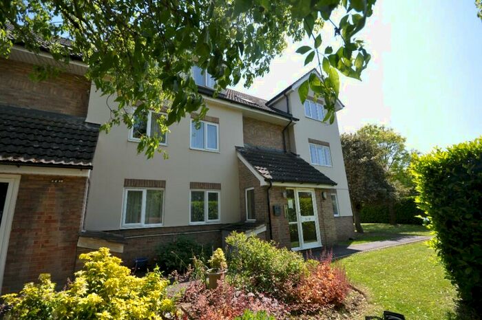 2 Bedroom Ground Flat To Rent In Brooklands Walk, Chelmsford, Essex, CM2